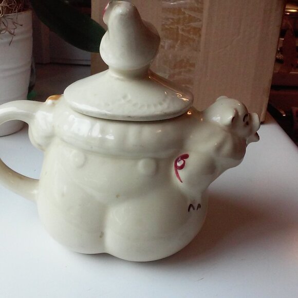 Vintage Ceramic Teapot Man Holding Pig And Corn 8" Tall x 7" Across 5" Deep - Picture 2 of 4